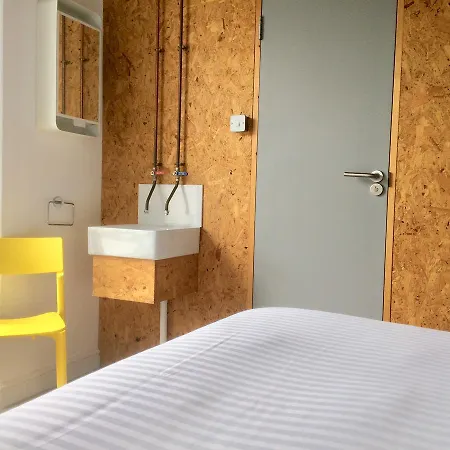 Bed & Breakfast The Blue Door 4*